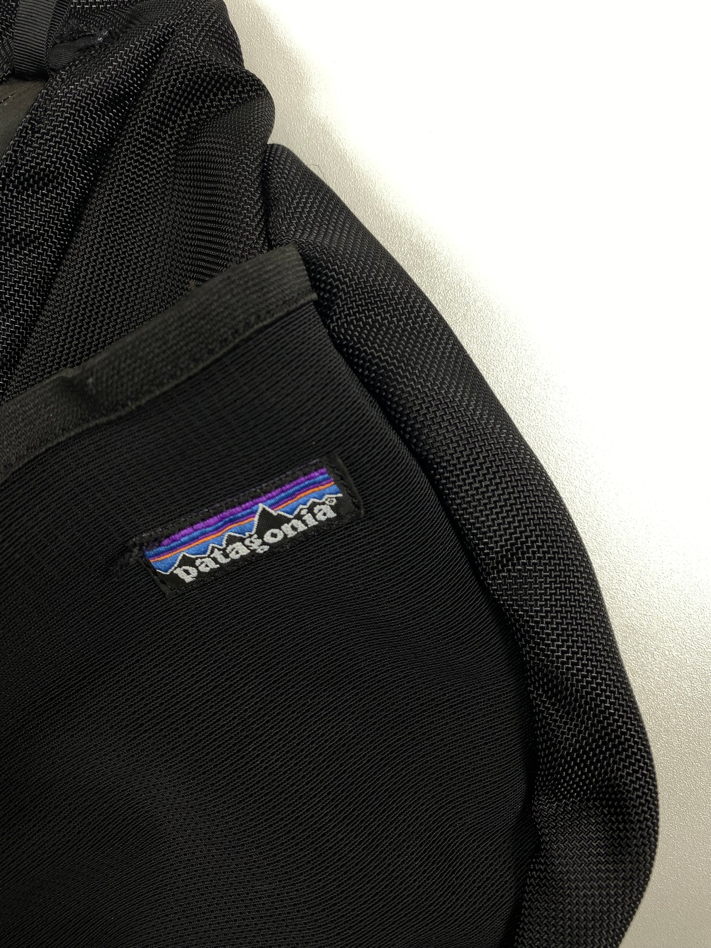 Patagonia Atom slingbag 8L.