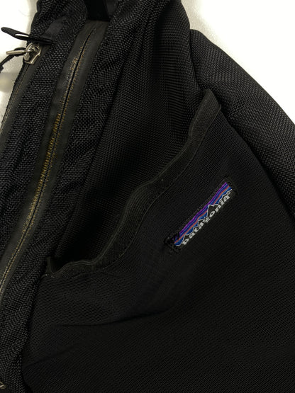 Patagonia Atom slingbag 8L.